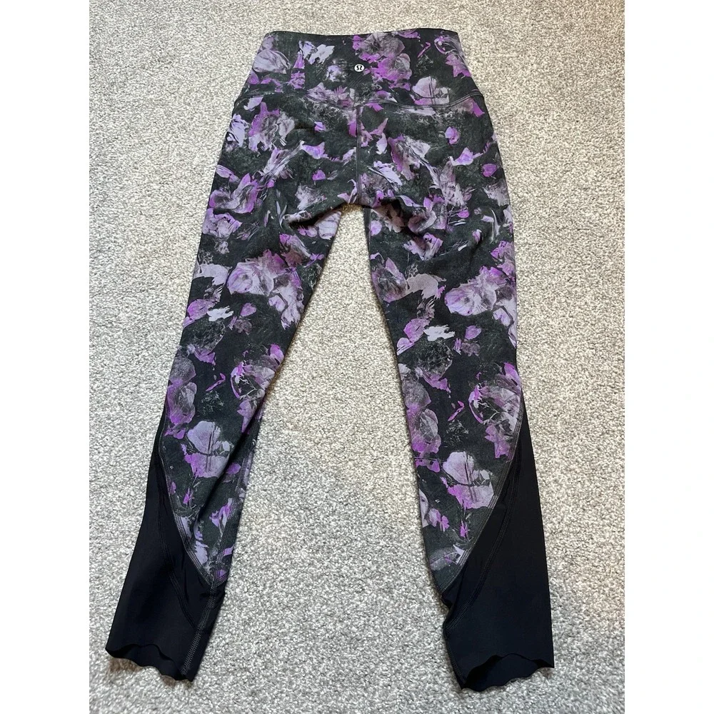 Lululemon Womens 4 Wunder Under Crop High Rise Scalloped Hem Black Purple Floral